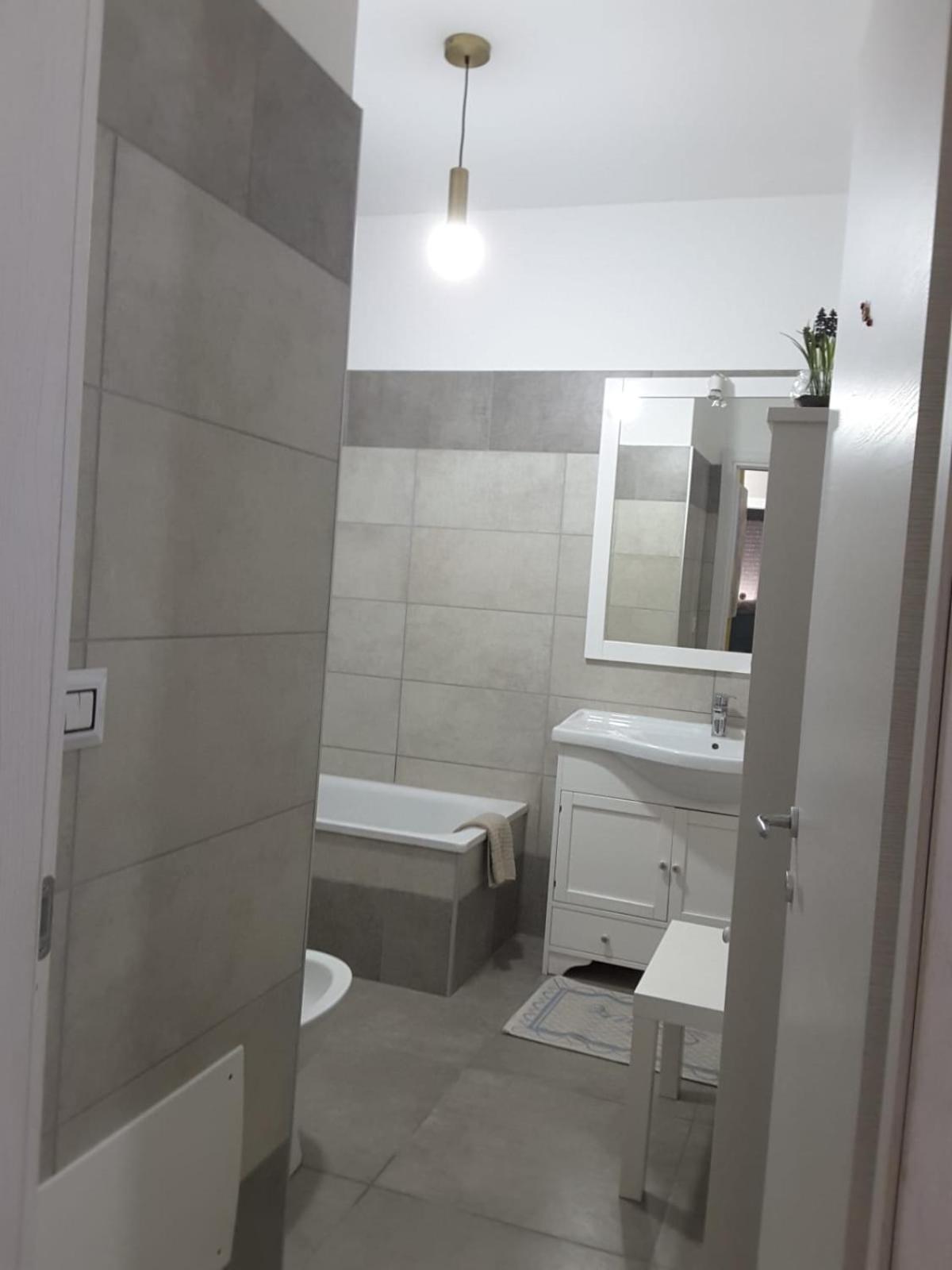 Lucrece Holiday Apartment Торино Екстериор снимка